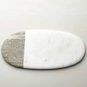 CRATE&BARREL NWT two toned marble board -large